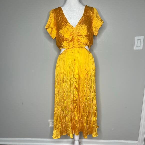 Express Satin V-Neck Flutter Sleeve Pleated Cutout Midi Dress Sz M Yellow Gold - Picture 2 of 11